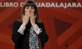 Perla Suez recibió el Premio Sor Juana Inés de la Cruz