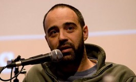 Un adolescente introvertido y neurótico protagoniza 
